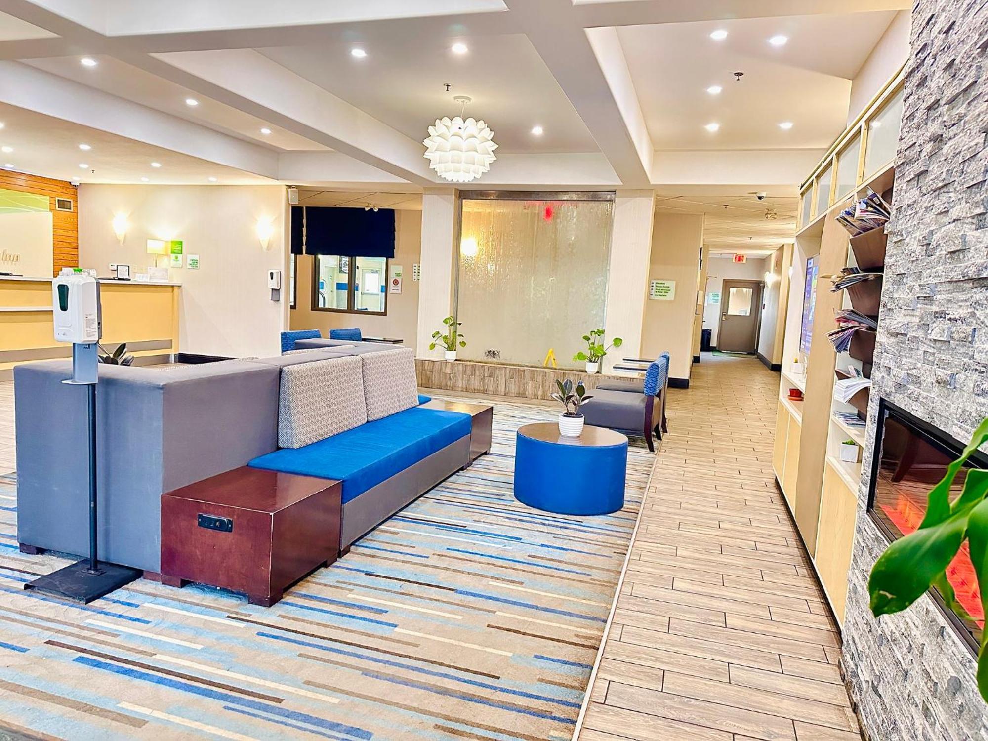 Holiday Inn Hotel & Suites Regina By Ihg Eksteriør bilde